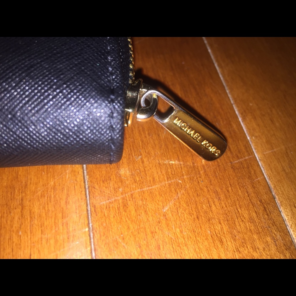 Michael Kors Wallet/Wristlet - Picture 5 of 6